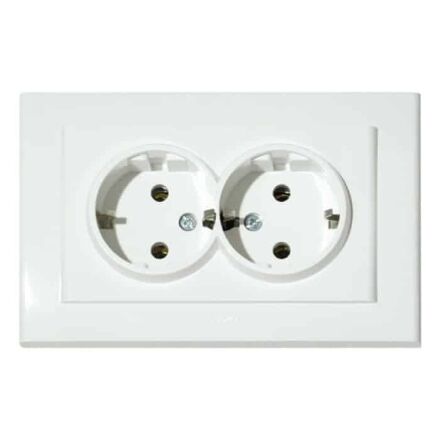 Розетка подвійна з заземленням біла MINA