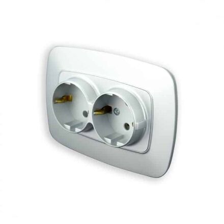 Розетка подвійна з заземленням срібло ELA