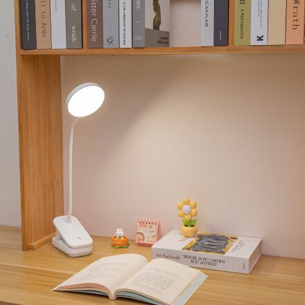 Настільна лампа Eurolamp з акумулятором на прищіпці 5W 400Lm 2800-6500K Type-C+Battery 2400mAh