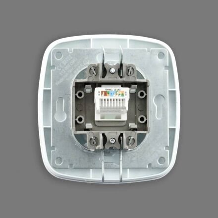 Розетка комп'ютерна біла ELA